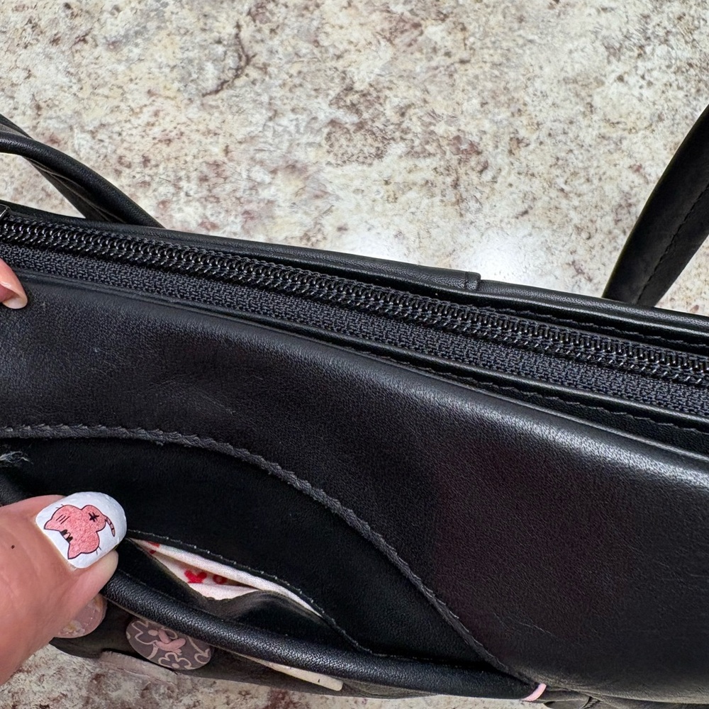 Radley London bag with cute button accents 
Hang Tag
Original dust cover - Picture 3 of 11